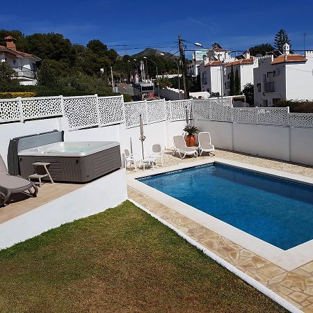 Villa - Zeezicht, Zwembad Nerja Exterior foto
